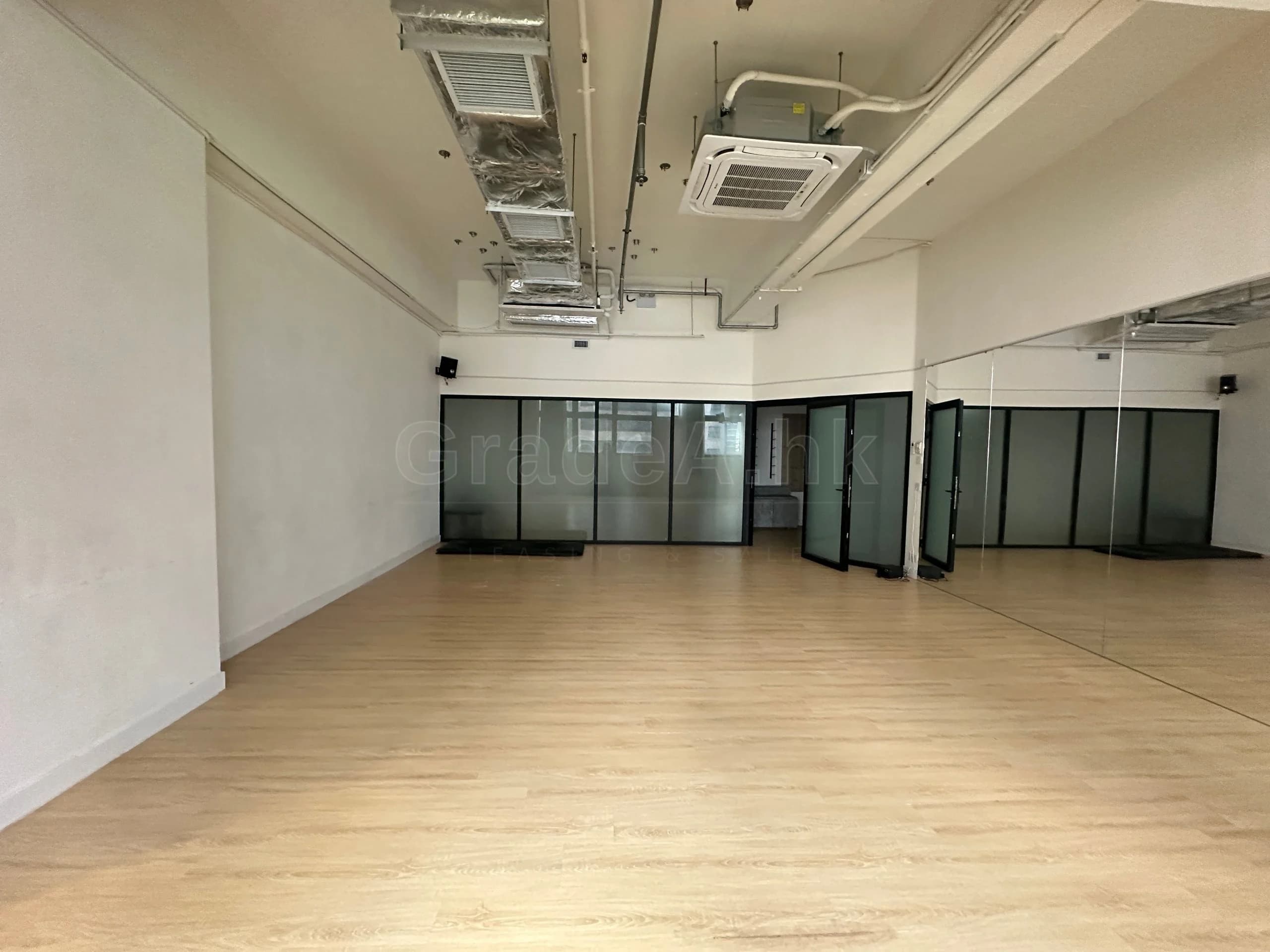 企業中心