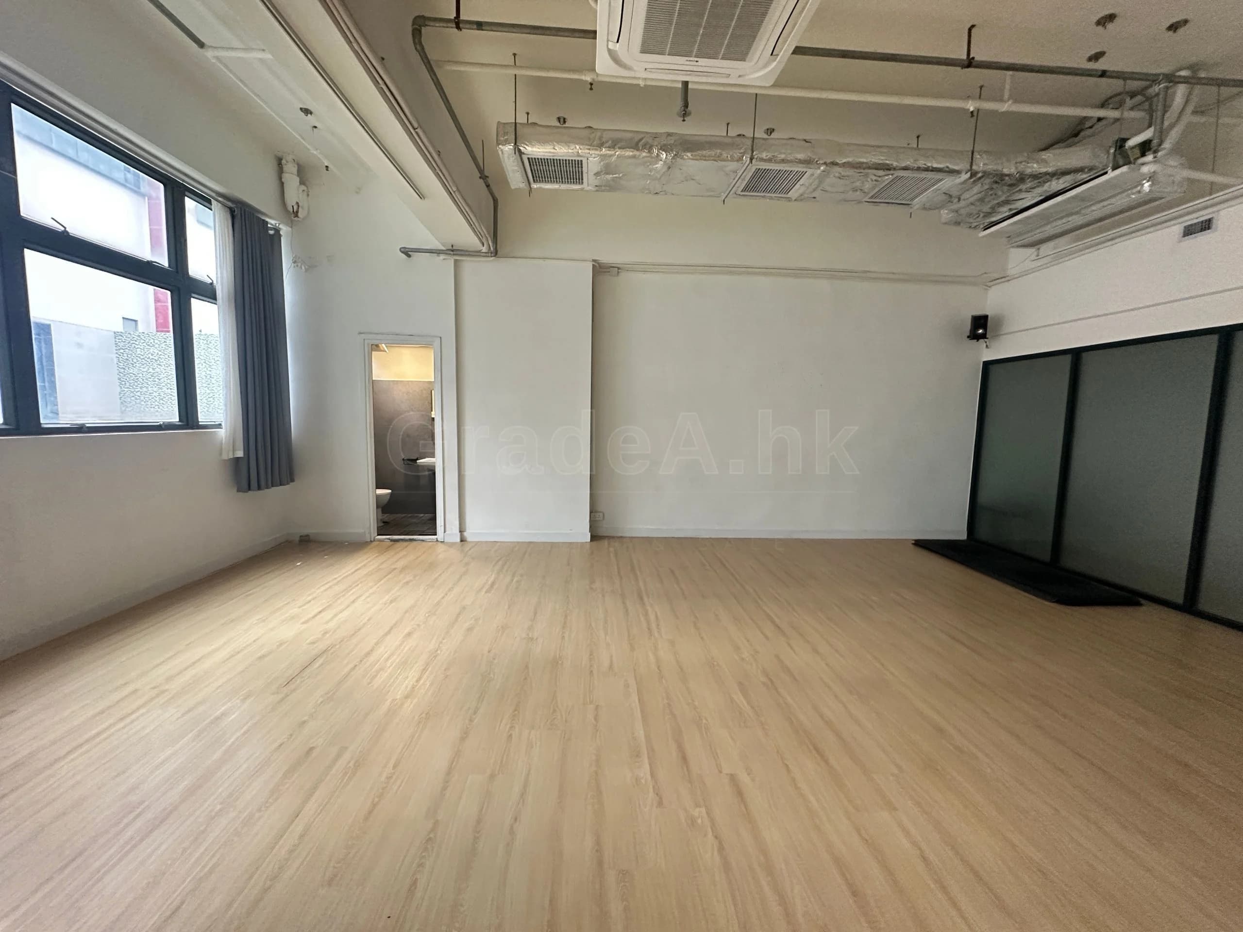 企業中心