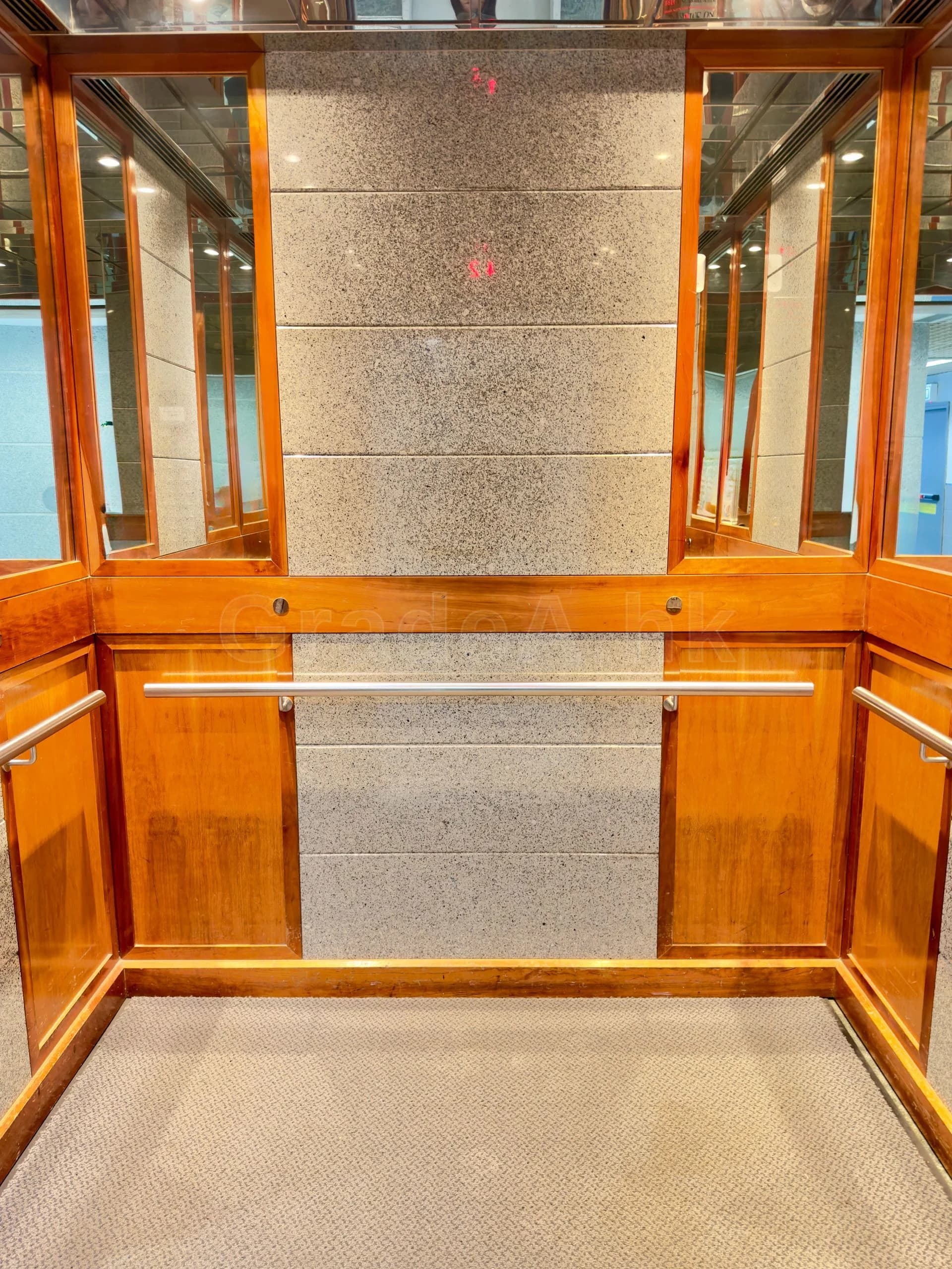 企業中心